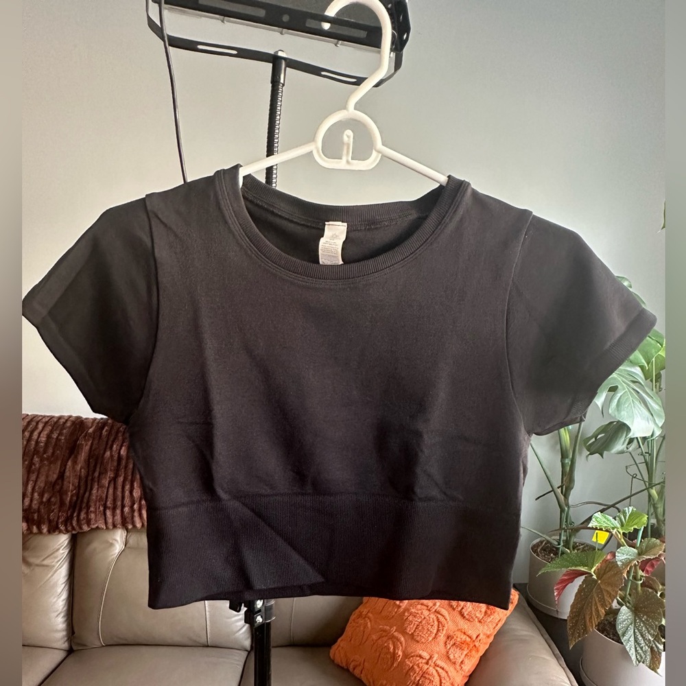 Aerie Black Cropped Tee